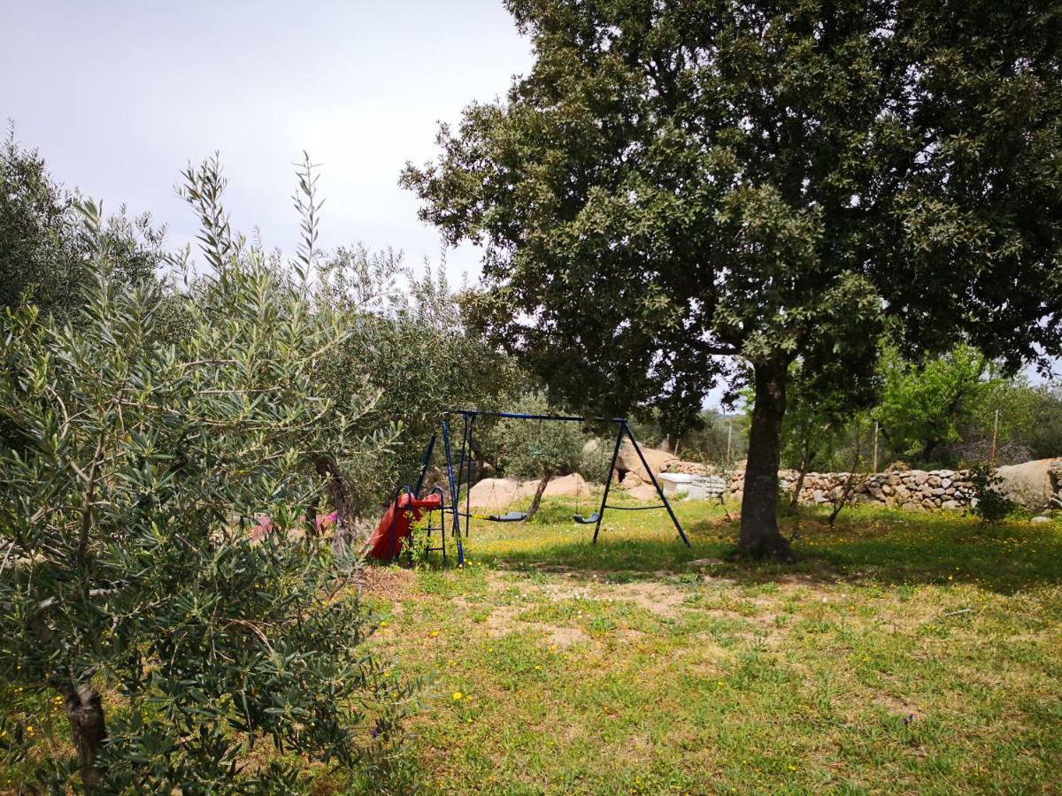 Villa L'Oleandro Oliena Eksteriør billede