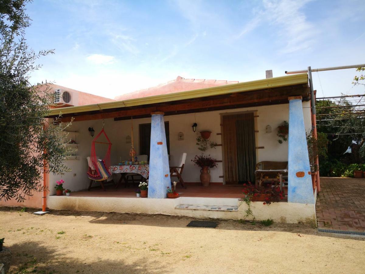 Villa L'Oleandro Oliena Eksteriør billede